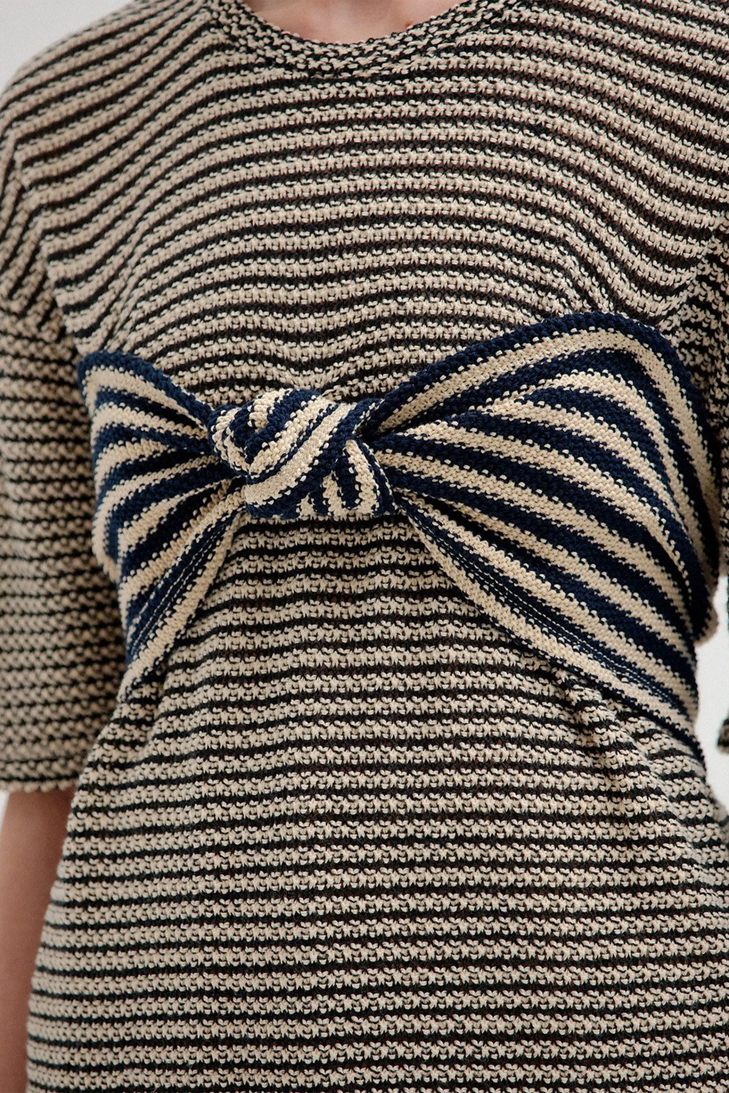 SIN KNOTTED BUSTIER T-SHIRT